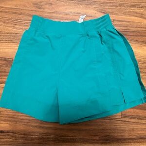 Lululemon Size S Stretch Woven Relaxed-Fit High-Rise Short 4 in. Kelly Green